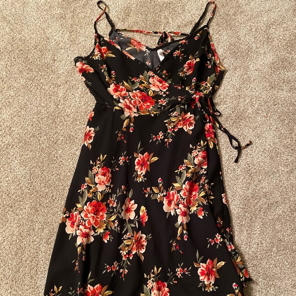 Dress - Picture 1 of 1